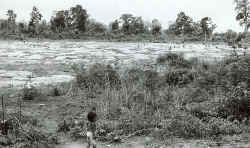 Image 1 - Camp Dried up wells.jpg (337955 bytes)